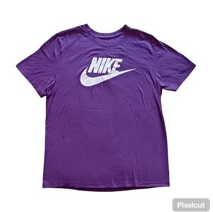 Purple Nike Tee Shirt - Size L